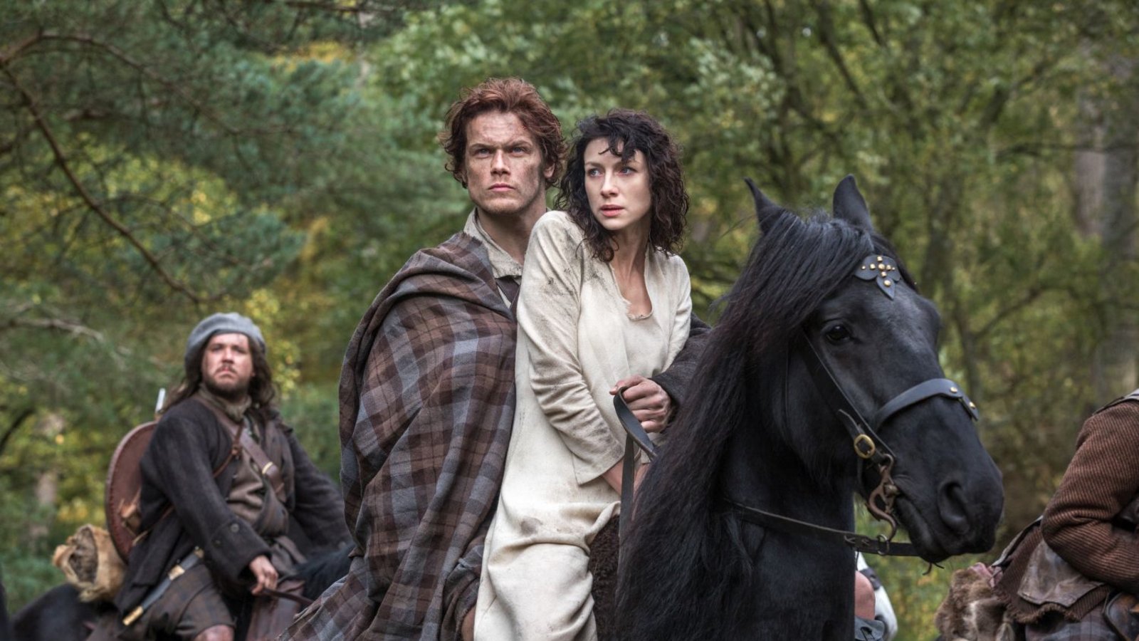 Sam Heughan (l.) und Caitríona Balfe begeistern seit über zehn Jahren ihre Fans in "Outlander".Foto: Netflix Sam Heughan (l.) und Caitríona Balfe begeistern seit über zehn Jahren ihre Fans in "Outlander".Foto: Netflix