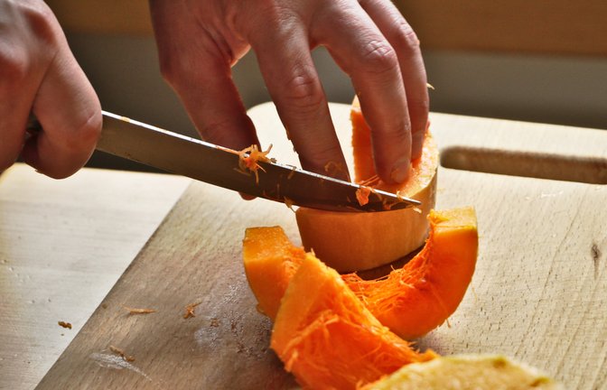 Mit einem Messer geht es oft am schnellsten...<span class='image-autor'>Foto: MsViktoriia / shutterstock.com</span>