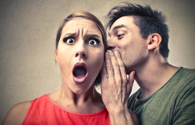 Die Begriffe Snitch und 31er beschreiben ein verräterisches Verhalten. Mehr zur Bedeutung, Verwendung und Definition erfahren Sie hier.<span class='image-autor'>Foto: Ollyy / Shutterstock.com</span>