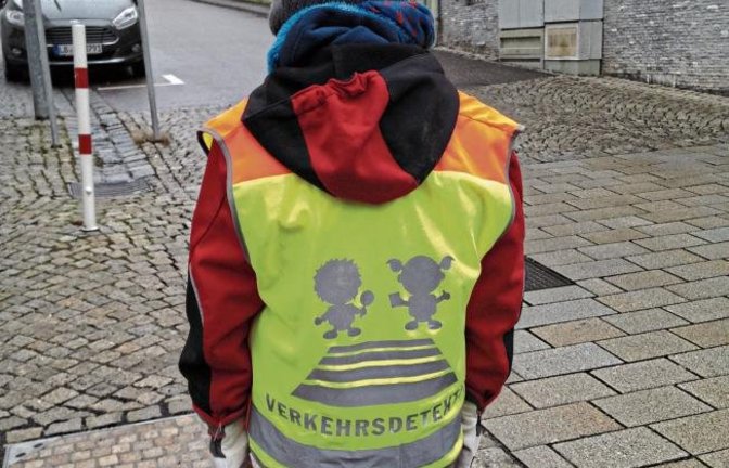 Jetzt wird unsere Stadt noch sicherer durch den Einsatz von Verkehrsdetektiven“, meint unser Leser Friedbert Rößler zu seinem Foto aus Vaihingen.