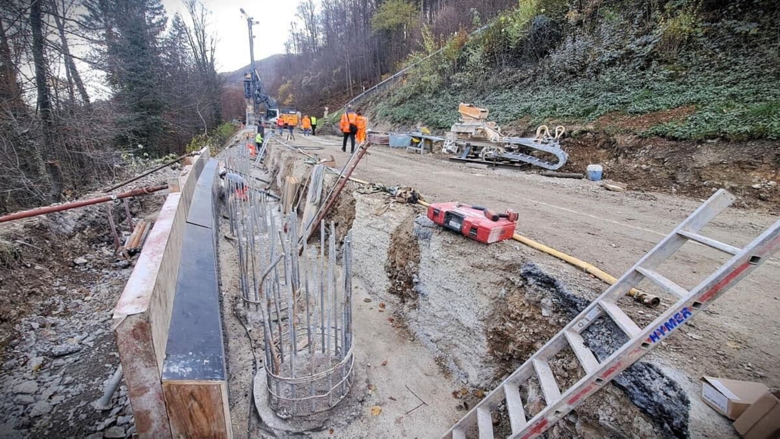 Die aufwändigen Arbeiten an der Sirchinger Steige haben ein Jahr lang gedauert und knapp zwei Millionen Euro gekostet.Archiv/Wagner Die aufwändigen Arbeiten an der Sirchinger Steige haben ein Jahr lang gedauert und knapp zwei Millionen Euro gekostet.Archiv/Wagner