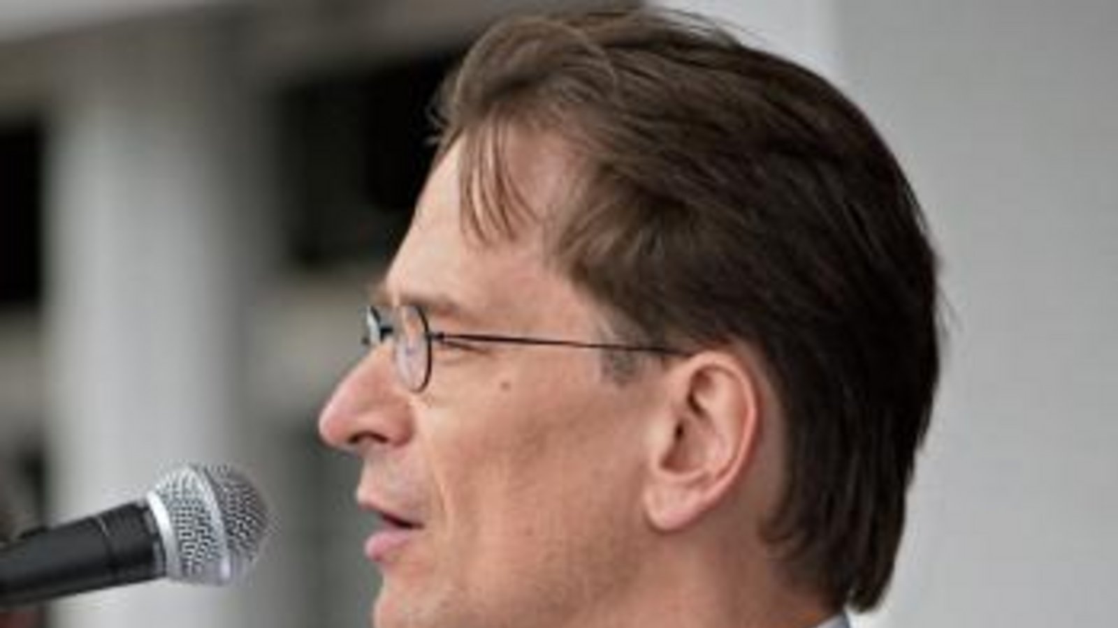 Dr. Bodo Schiffmann, einer der führenden Kritiker gegen die Corona-Maßnahmen der Politik, sprach am Samstag als Gastredner auf der Demonstration in Pforzheim. Dr. Bodo Schiffmann, einer der führenden Kritiker gegen die Corona-Maßnahmen der Politik, sprach am Samstag als Gastredner auf der Demonstration in Pforzheim.
