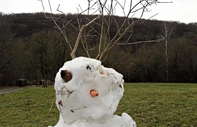 Selbst Schneewesen scheinen frisurtechnisch unter dem Lockdown zu leiden.  Foto: sr