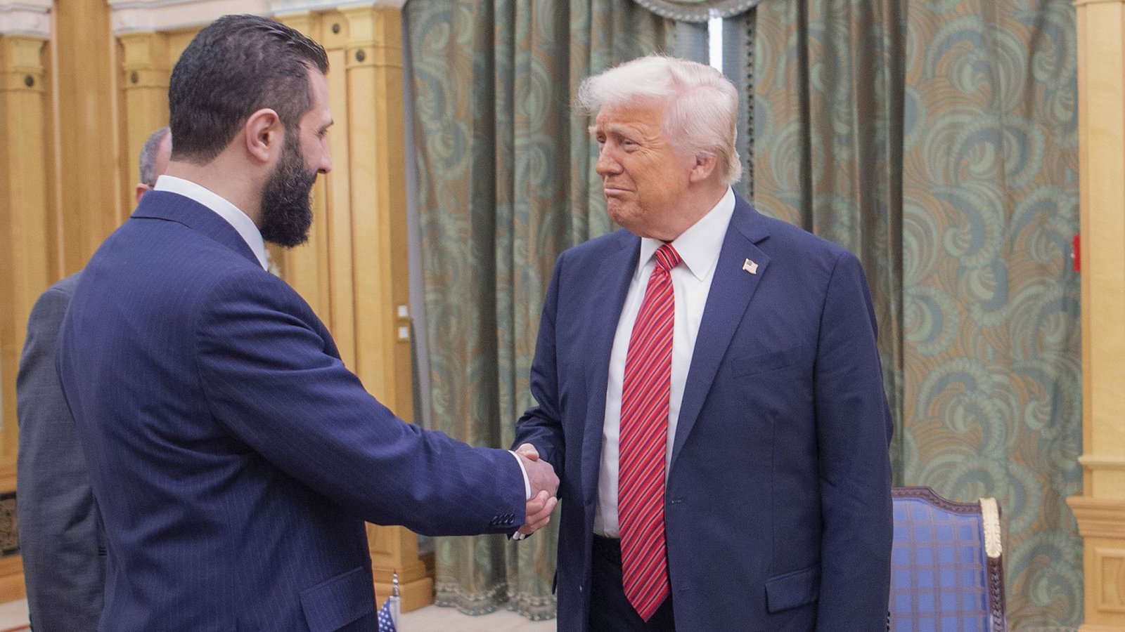 Al-Scharaa und Trump trafen sich in Saudi-Arabiens Hauptstadt Riad.Foto: Bandar Aljaloud/Saudi Royal Pala Al-Scharaa und Trump trafen sich in Saudi-Arabiens Hauptstadt Riad.Foto: Bandar Aljaloud/Saudi Royal Pala