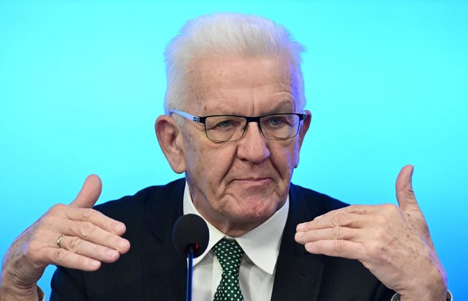 Das Land kehrt zum G9  zurück, obwohl   Winfried Kretschmann persönlich von der Reform  nicht überzeugt ist.<span class='image-autor'>Foto: dpa/Bernd Weißbrod</span>