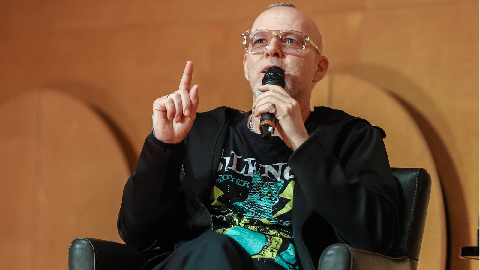 Thomas D. spricht im Rahmen einer Benefiz-Reihe der Evangelischen Kirche Stuttgart zugunsten der Telefonseelsorge.Foto: Lichtgut