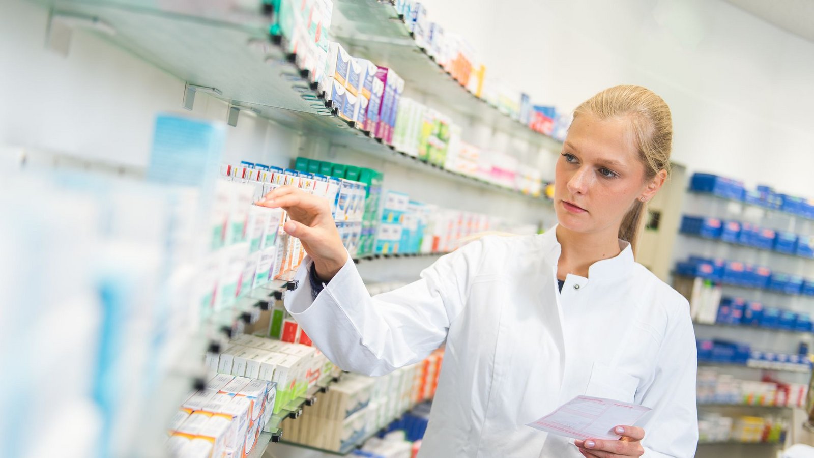 Apotheker im Land bekommen die Lieferengpässe hautnah mit.Foto: Stock Adobe/Benjamin Nolte Apotheker im Land bekommen die Lieferengpässe hautnah mit.Foto: Stock Adobe/Benjamin Nolte