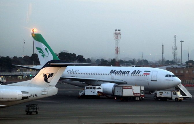 Die EU-Flugsicherheitsbehörde Easa rät Airlines, den iranischen Luftraum komplett zu meiden (Archivfoto).<span class='image-autor'>Foto: Abedin Taherkenareh/EPA/dpa/Abedin Taherkenareh</span>