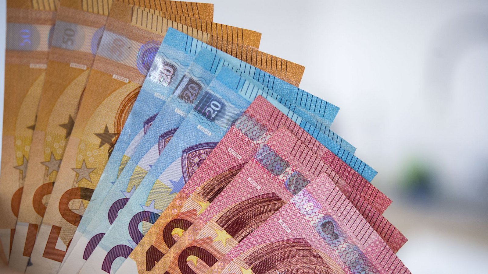 Die Präsidentin der Vereinigung der kommunalen Arbeitgeberverbände, Karin Welge, spricht vom „teuersten Tarifabschluss aller Zeiten“, der Städte und Gemeinden rund 17 Milliarden Euro kostet.Foto: dpa//Monika Skolimowska Die Präsidentin der Vereinigung der kommunalen Arbeitgeberverbände, Karin Welge, spricht vom „teuersten Tarifabschluss aller Zeiten“, der Städte und Gemeinden rund 17 Milliarden Euro kostet.Foto: dpa//Monika Skolimowska