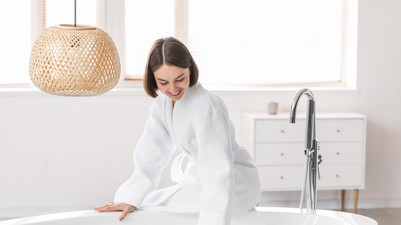 Eine zu große Badewanne lässt sich relativ einfach verkleinern.Foto: Pixel-Shot/Shutterstock Eine zu große Badewanne lässt sich relativ einfach verkleinern.Foto: Pixel-Shot/Shutterstock