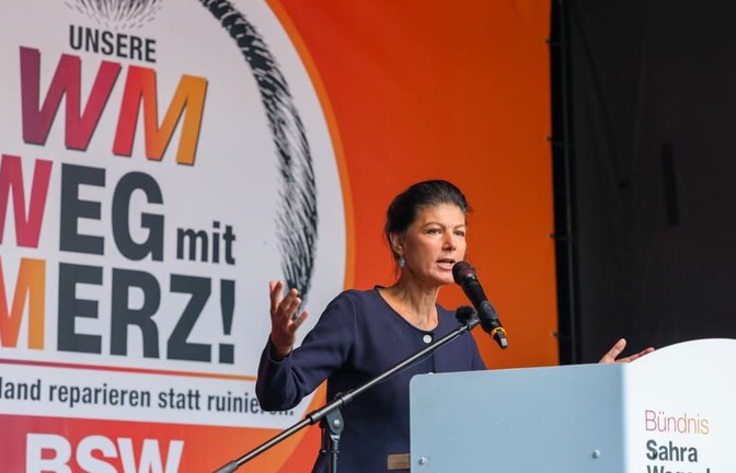 Das letzte Gefecht? Sahra Wagenknecht, hier bei einem Wahlkampfauftritt in Magdeburg, könnte über die Thüringer BSW-Dissidenten endgültig stolpern.<span class='image-autor'>Peter Gercke/dpa</span>