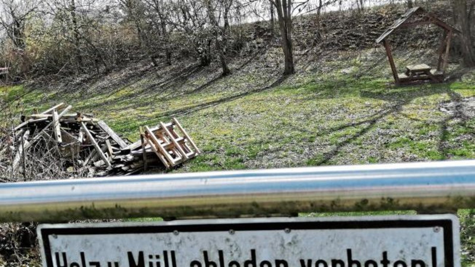 Manchmal sagt ein Bild mehr als Tausend Worte. So wie dieses Foto, das unsere Leserin Brigitte Lechner aus Kleinglattbach bei Ensingen aufgenommen hat. Manchmal sagt ein Bild mehr als Tausend Worte. So wie dieses Foto, das unsere Leserin Brigitte Lechner aus Kleinglattbach bei Ensingen aufgenommen hat.