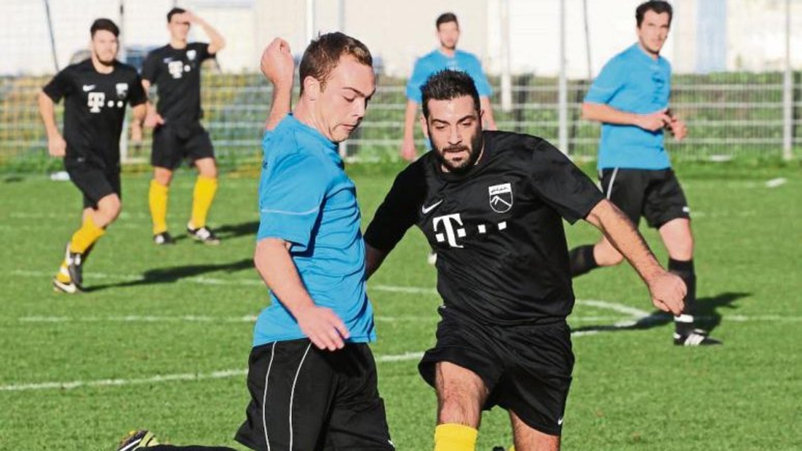 Pascal Hirsch (links) und der zuletzt siegreiche TSV Häfnerhaslach müssen sich heute gegen den Tabellenzweiten Sternenfels beweisen. Foto: Küppers Pascal Hirsch (links) und der zuletzt siegreiche TSV Häfnerhaslach müssen sich heute gegen den Tabellenzweiten Sternenfels beweisen. Foto: Küppers