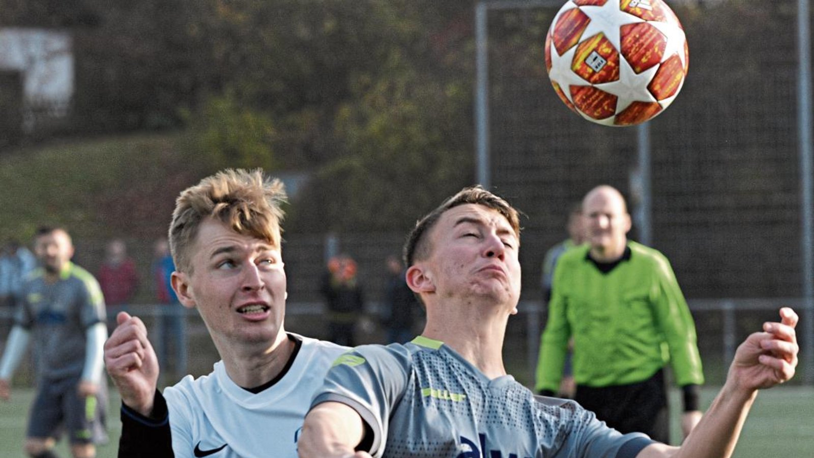 Hinter dem Einsatz von Jonas Neuffer (rechts) im Topspiel gegen den VfR Sersheim steht noch ein Fragezeichen. Foto: Leitner Hinter dem Einsatz von Jonas Neuffer (rechts) im Topspiel gegen den VfR Sersheim steht noch ein Fragezeichen. Foto: Leitner