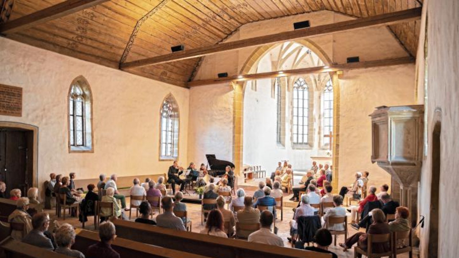 Meisterhafte Interpretationen in der Lienzinger Frauenkirche. Foto: p Meisterhafte Interpretationen in der Lienzinger Frauenkirche. Foto: p