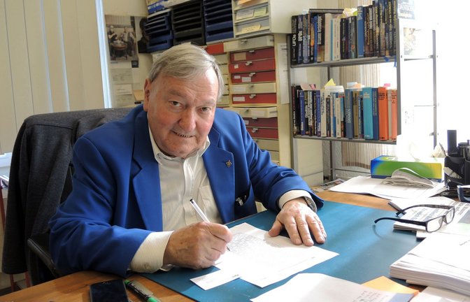 Der Schweizer Bestseller-Autor Erich von Däniken in seiner Schreib- und Forschungswerkstatt in Interlaken. Jetzt ist der Pionier der Prä-Austronautik im Alter von Jahren gestorben.<span class='image-autor'>Foto: dpa/Thomas Burmeister</span>