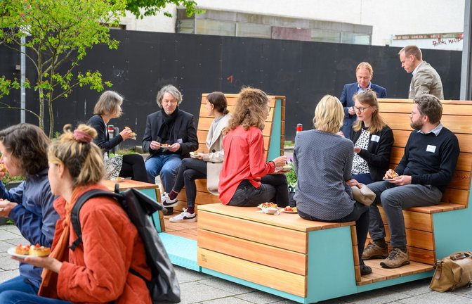 Modulare Sitzbänke laden zum Verweilen ein.<span class='image-autor'>Foto: /Martin Stollberg</span>