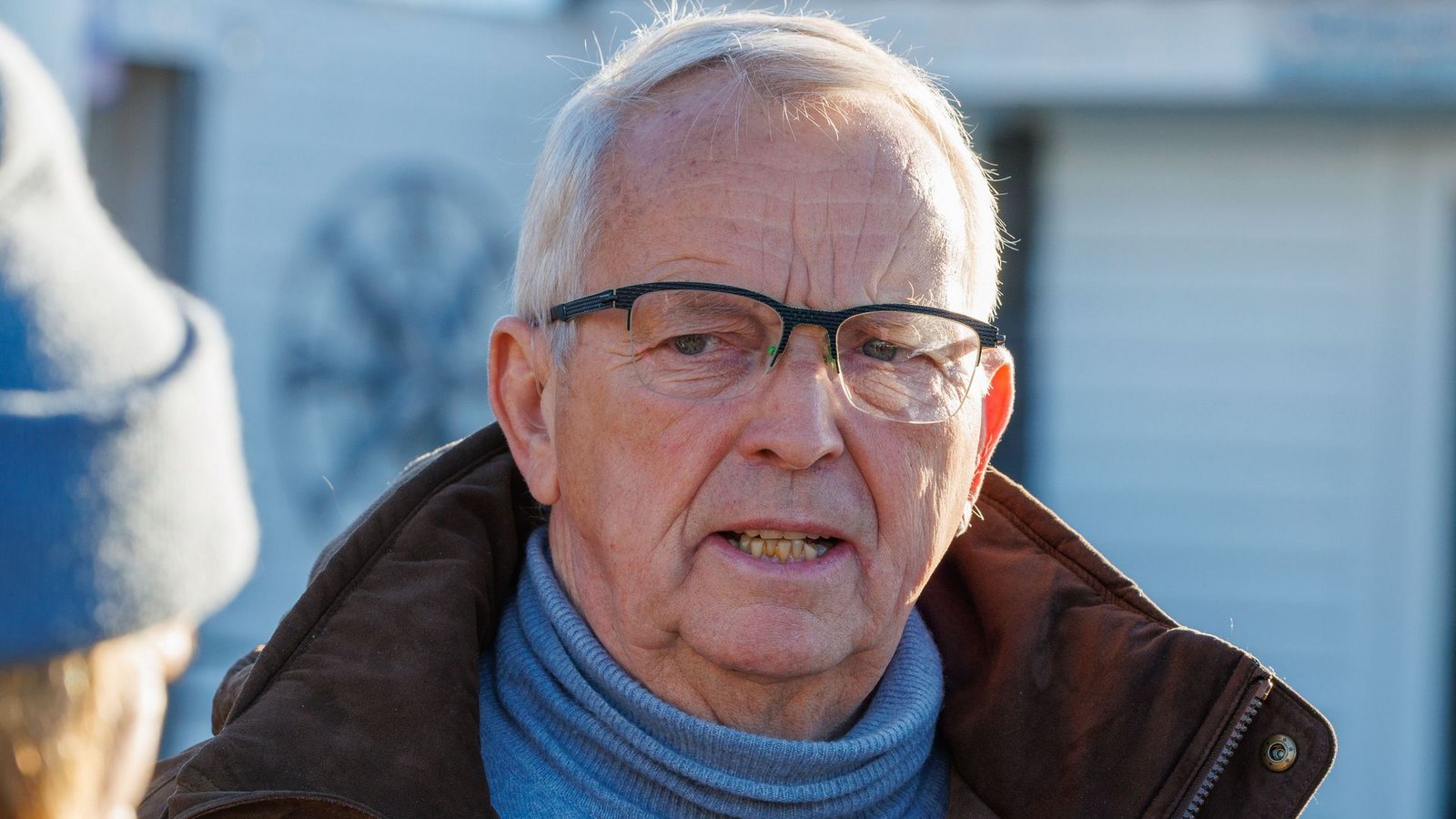 Umweltminister Backhaus (SPD) rät davon ab, "nun wieder in den sogenannten sozialen Medien Verschwörungstheorien verbreiten oder solchen aufsitzen".Foto: Jens Büttner/dpa