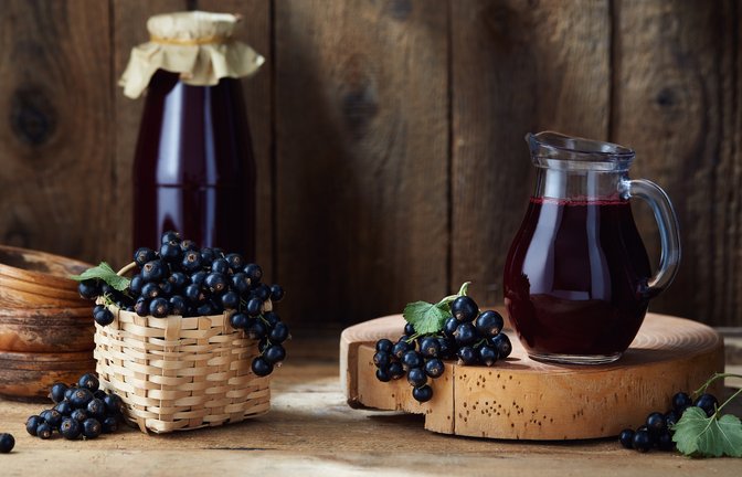 Ideen für schwarze Johannisbeeren gesucht? Wir haben sie.<span class='image-autor'>Foto: Melica/Shutterstock</span>