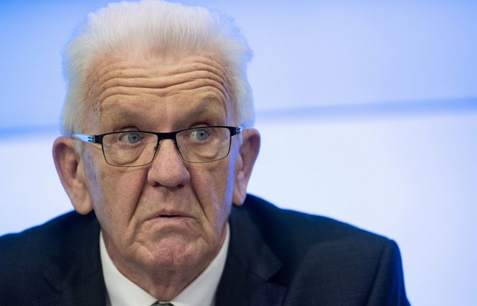 Winfried Kretschmann ist von einer Rückkehr zum neunjährigen Gymnasium nur mäßig begeistert.<span class='image-autor'>Foto: dpa/Marijan Murat</span>