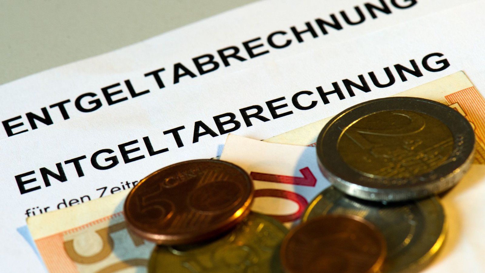 Die Mehrheit der Berufstätigen in Deutschland kann  in ihrem gesamten Berufsleben mit einem Einkommen rechnen, das über eine Million Euro liegt.Foto: dpa/A/no Burgi