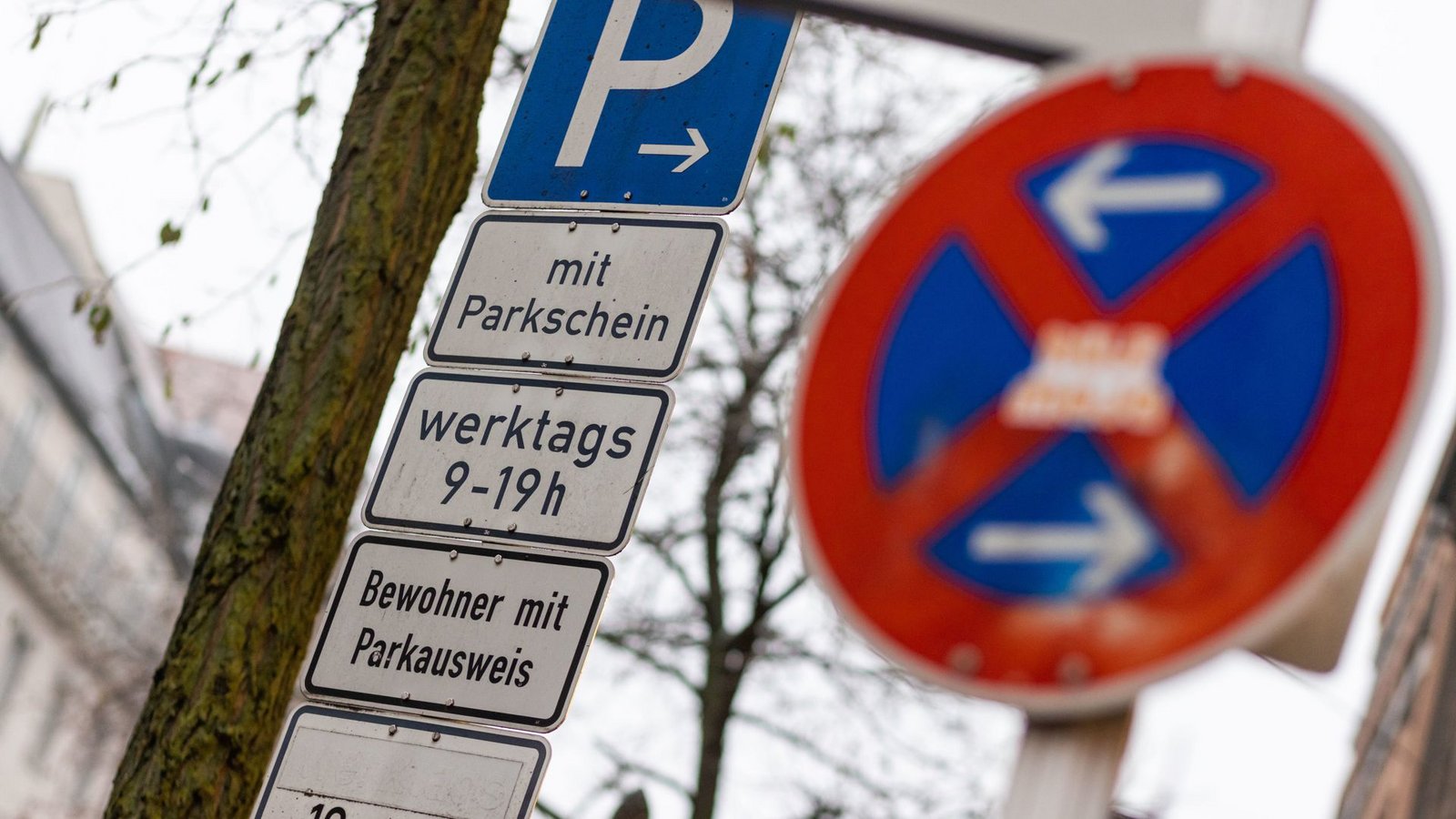 Ein Schild weist auf eine Anwohnerparkplatz hin.Foto: dpa/Philipp von Ditfurth Ein Schild weist auf eine Anwohnerparkplatz hin.Foto: dpa/Philipp von Ditfurth