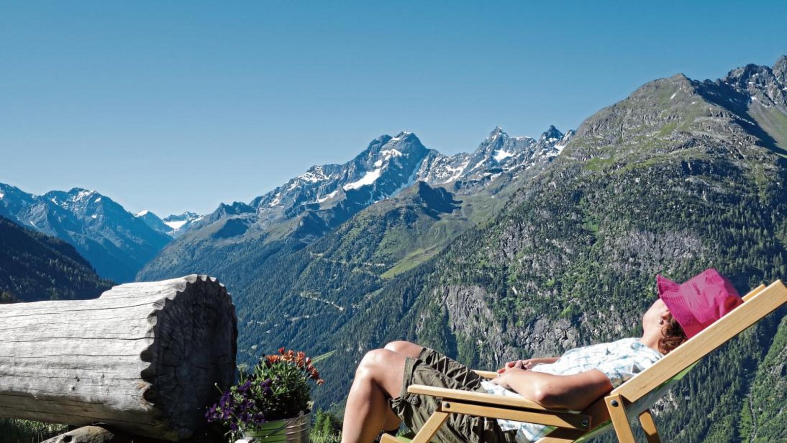 Nach einer Tour rund um die Ludwigsburger Hütte besonders beliebt: Ausruhen mit Panoramablick. Fotos: DAV LB