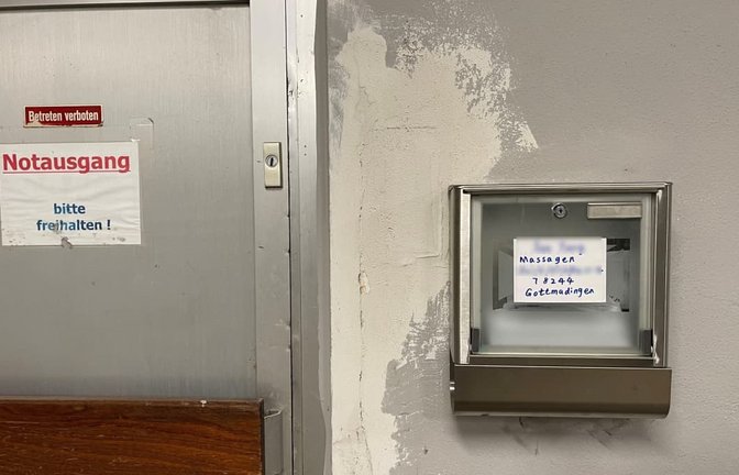Hinter dieser Tür im südbadischen Gottmadingen betrieb ein chinesisches Syndikat ein illegales Etablissement für sexuelle Dienstleistungen.<span class='image-autor'>René Jo. Laglstorfer</span>