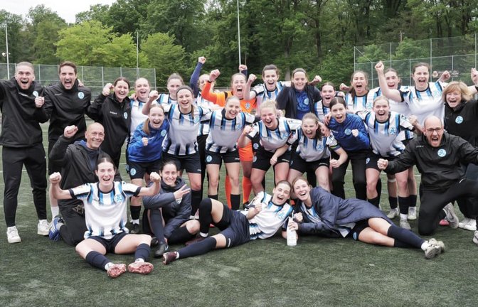 Verdient gebrüllt: Die Frauen des FSV Waldebene Ost sind eindrucksvoll Meister geworden.<span class='image-autor'>Günter E. Bergmann - Photograph</span>
