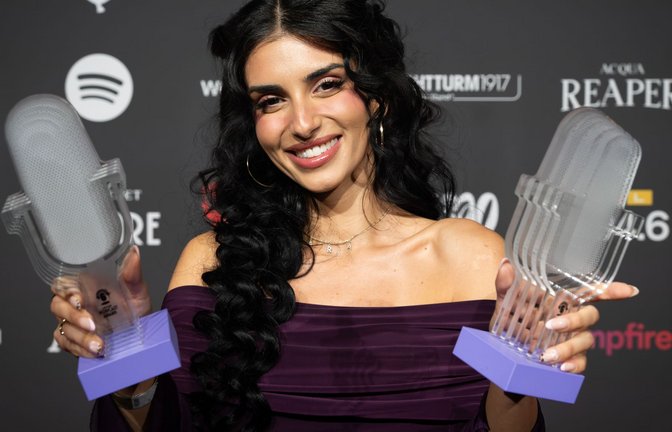 "Take Me Späti"-Moderatorin Sara Arslan sahnte beim Deutschen Podcast Award ab.<span class='image-autor'>Foto: Soeren Stache/dpa</span>
