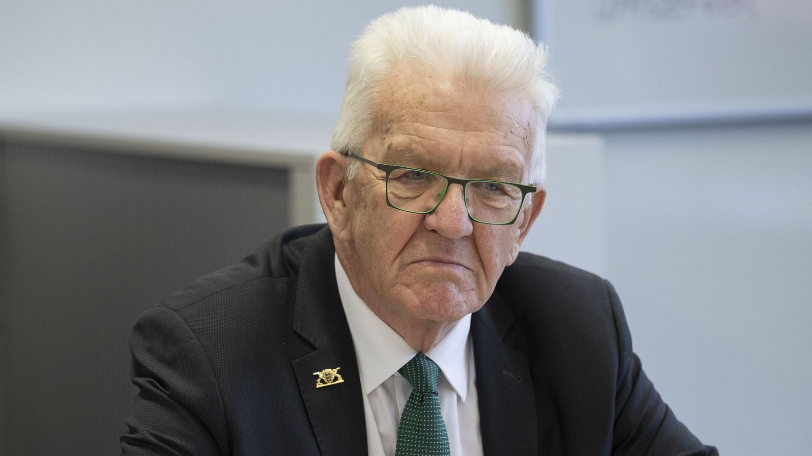 Baden-Württembergs Ministerpräsident Kretschmann hat seine Partei zu einer härteren Gangart gegenüber der Linkspartei aufgefordert. (Archivbild)Foto: Lichtgut/Leif Piechowski Baden-Württembergs Ministerpräsident Kretschmann hat seine Partei zu einer härteren Gangart gegenüber der Linkspartei aufgefordert. (Archivbild)Foto: Lichtgut/Leif Piechowski