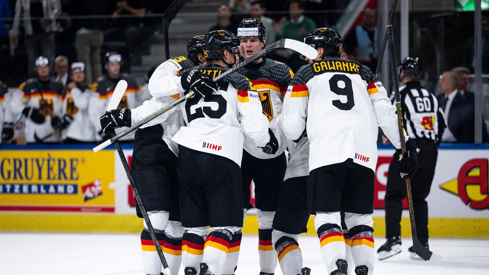 Das deutsche Eishockey-Team trat gegen die USA verbessert auf.Foto: Andreas Becker/KEYSTONE/dpa Das deutsche Eishockey-Team trat gegen die USA verbessert auf.Foto: Andreas Becker/KEYSTONE/dpa