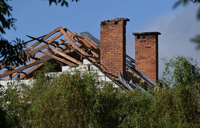 Zerstörtes Haus in Ostpolen – laut Medienberichten durch Drohnen.<span class='image-autor'>Foto: Wojtek Jargilo/PAP/dpa</span>