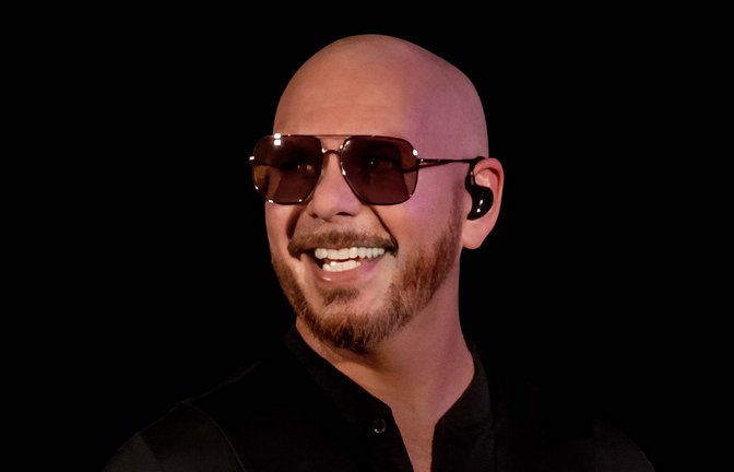 Nur echt mit Glatze: Pitbull kommt im November nach Stuttgart<span class='image-autor'>Foto: Live Nation</span>