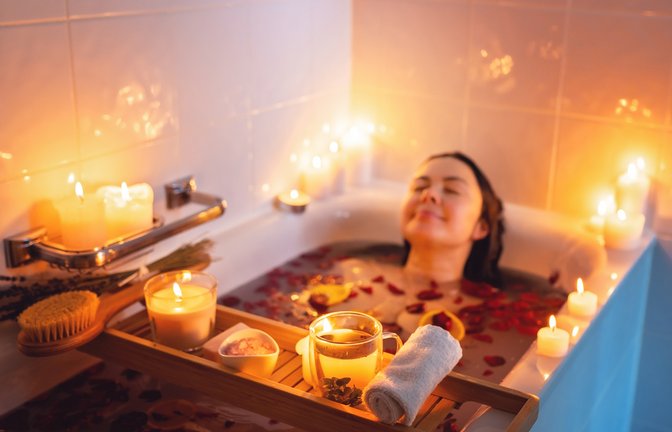 Sollte man beim Baden auch an die Kosten denken?<span class='image-autor'>Foto: Tatyana Soares / shutterstock.com</span>