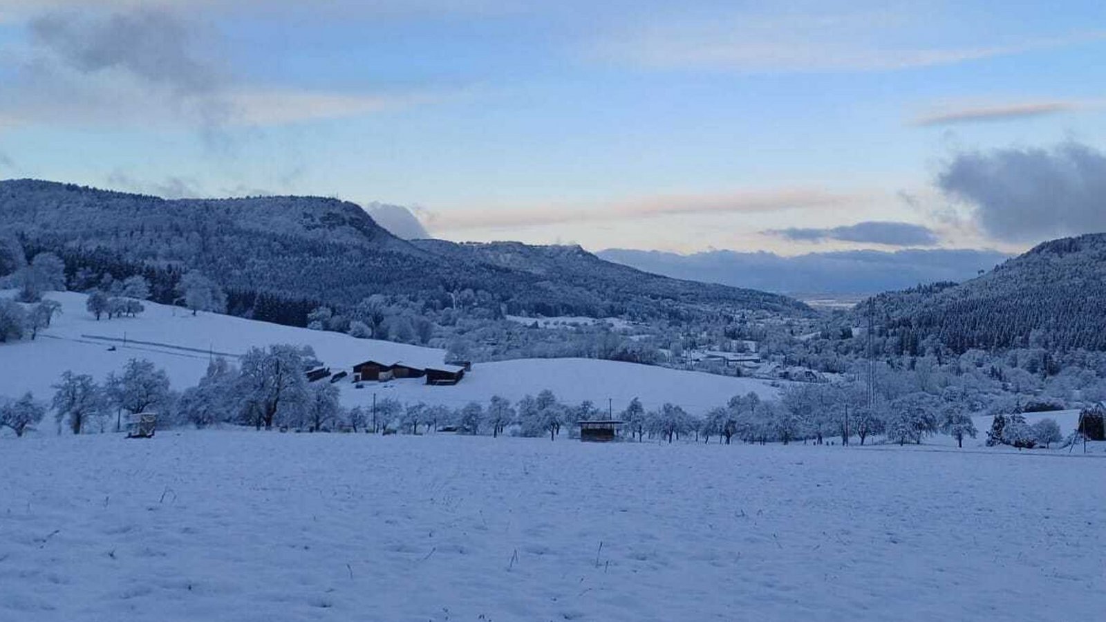 In Albstadt-Lautlingen hat es in der Nacht zum Donnerstag bereits geschneit.Foto: Nina Bücheler
