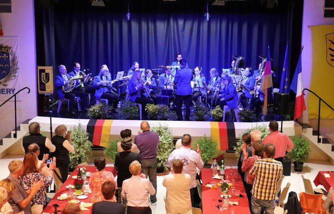 Der Musikverein Stadtkapelle Oberriexingen erfreute die Gastgeber nicht nur mit Nationalhymnen.
