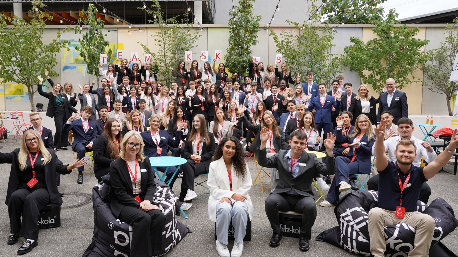 Neu im Team: Auszubildende und duale Studenten der KSK Ludwigsburg. Foto: KSK Neu im Team: Auszubildende und duale Studenten der KSK Ludwigsburg. Foto: KSK