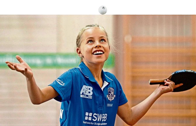 Mit Spaß an der Platte: Annett Kaufmann kehrte im August von den Europameisterschaften der U-12-Mädchen mit der Silbermedaille zurück.  Foto: Baumann