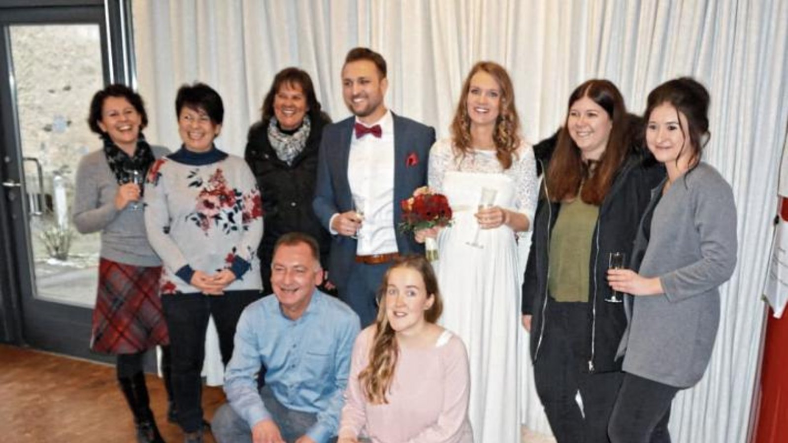 Wir wünschen unserer VKZ-Kollegin Sina Ziegler und ihrem Mann Markus zur Hochzeit alles erdenklich Gute. Foto: p Wir wünschen unserer VKZ-Kollegin Sina Ziegler und ihrem Mann Markus zur Hochzeit alles erdenklich Gute. Foto: p