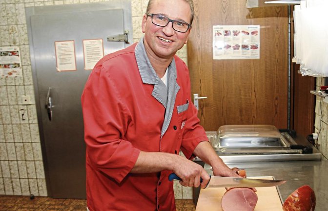 Seit 1998 leitet Matthias Velte die Familienmetzgerei in Sersheim. Nun ist er auch Sommelier für Wurst und Schinken. Fotos: Rieger