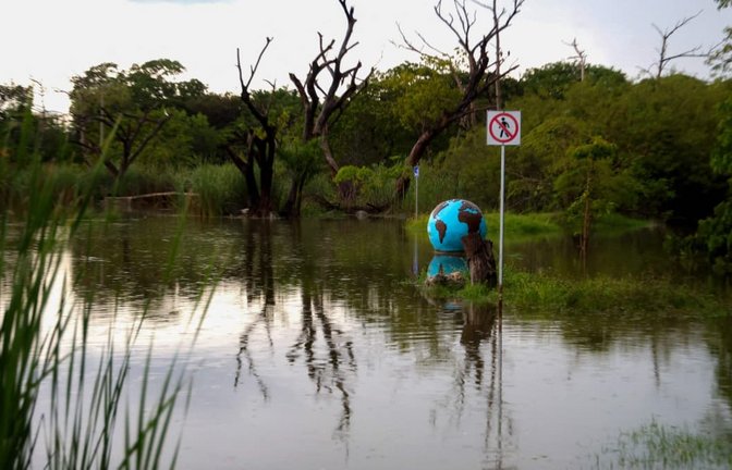 Gesperrt wegen Lebensgefahr - einer der betroffenen Seen.<span class='image-autor'>HUGO BORGES/afp</span>