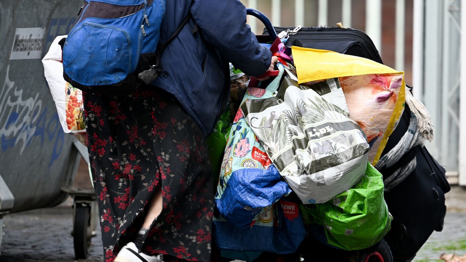 Knapp eine halbe Million Menschen sind von den Kommunen untergebracht, weil sie keine eigene Wohnung haben. (Symbolbild)Foto: Arne Dedert/dpa Knapp eine halbe Million Menschen sind von den Kommunen untergebracht, weil sie keine eigene Wohnung haben. (Symbolbild)Foto: Arne Dedert/dpa