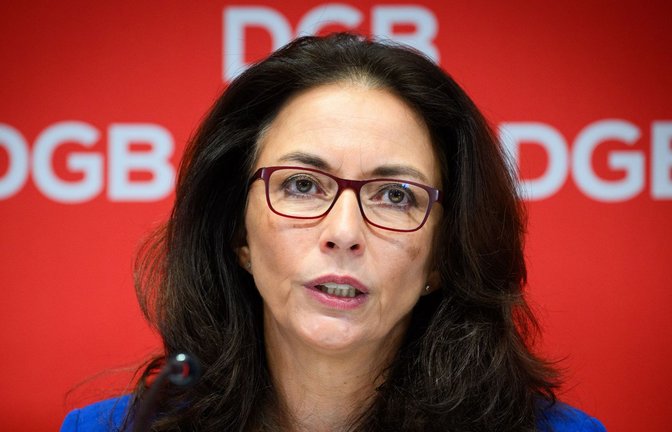 „Die Zukunft der Alterssicherung darf nicht länger als technisches Rechenproblem behandelt werden“, sagt die  DGB-Vorsitzende Yasmin Fahimi.<span class='image-autor'>Foto: Bernd von Jutrczenka/dpa</span>