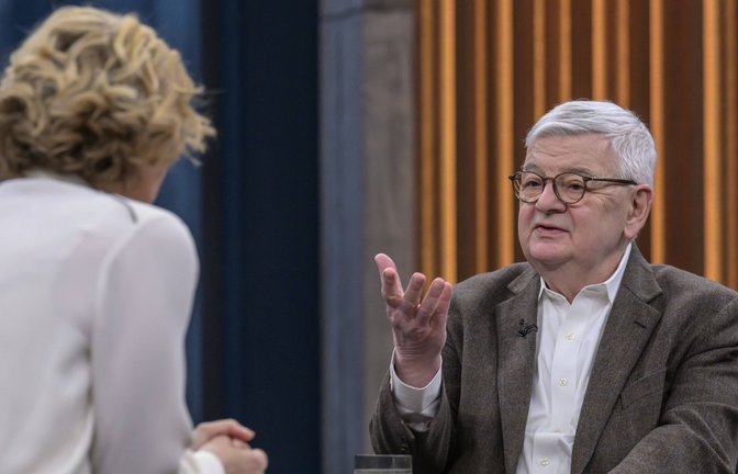 Joschka Fischer bei Caren Miosga.<span class='image-autor'>Foto: www.imago-images.de/IMAGO/Uwe Koch</span>
