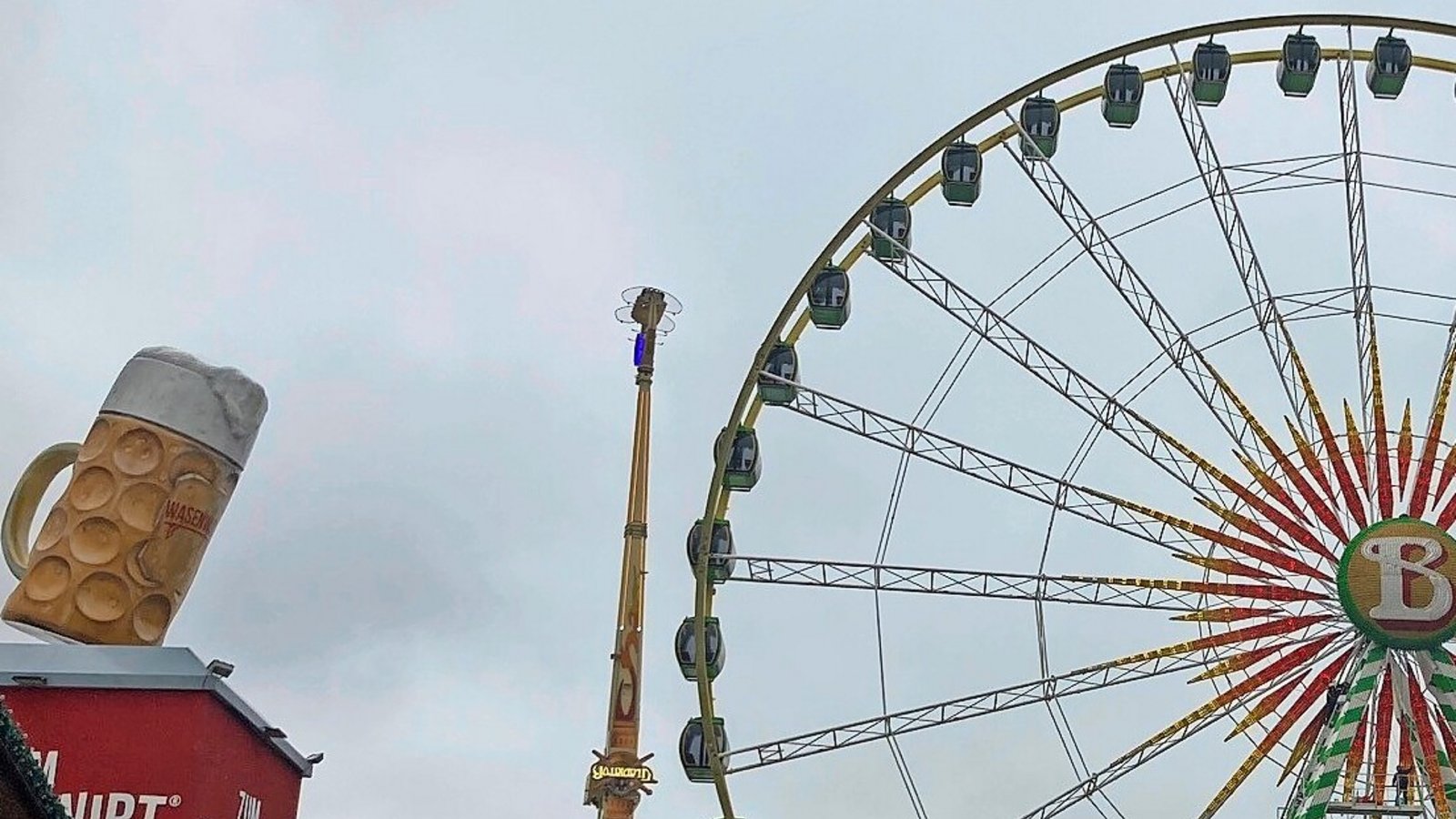 Noch wird aufgebaut, am Samstag geht es los, dann beginnt das Frühlingsfest.Foto: &nbsp;