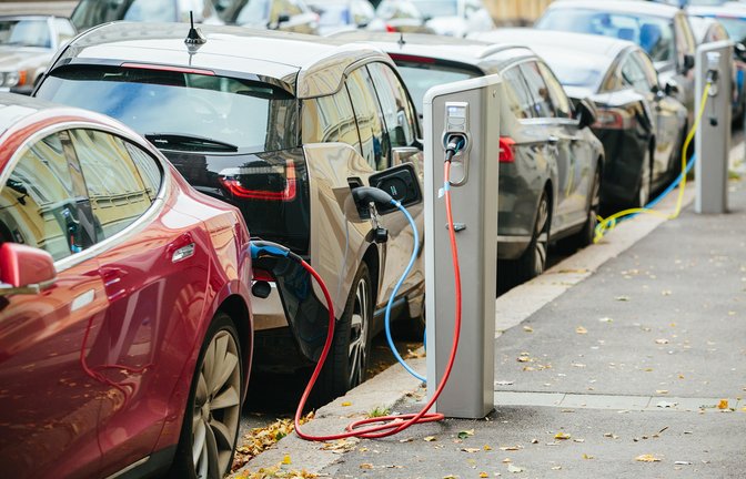 Gibt es ab 2035 nur noch E-Autos?<span class='image-autor'>Foto: Scharfsinn / shutterstock.com</span>
