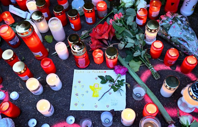 Die 14-jährigen Ece starb nach der Messerattacke.<span class='image-autor'>Foto: dpa/Bernd Weißbrod</span>