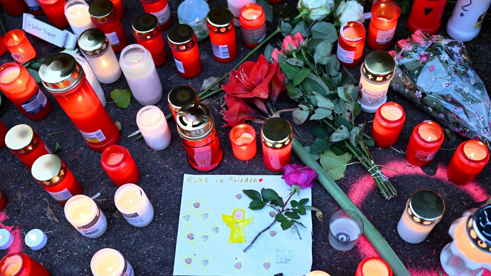 Die 14-jährigen Ece starb nach der Messerattacke.Foto: dpa/Bernd Weißbrod Die 14-jährigen Ece starb nach der Messerattacke.Foto: dpa/Bernd Weißbrod