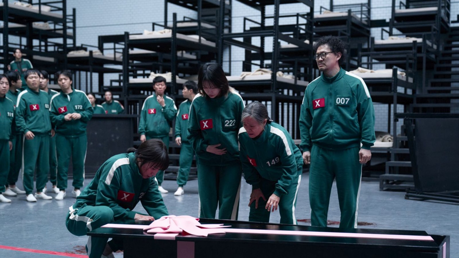 Park Sung-hoon als Cho Hyun-ju, Jo Yu-ri als Kim Jun-hee, Kang Ae-sim als Jang Geum-ja, Yang Dong-geun als Park Yong-sik (v.l.n.r.)Foto: Noh Ju-han / Netflix